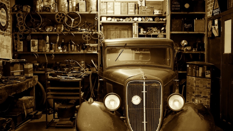 vitrine-ENTRAUNES-min_antique_auto_automobile_automotive_car_classic_equipment_fix-1169797